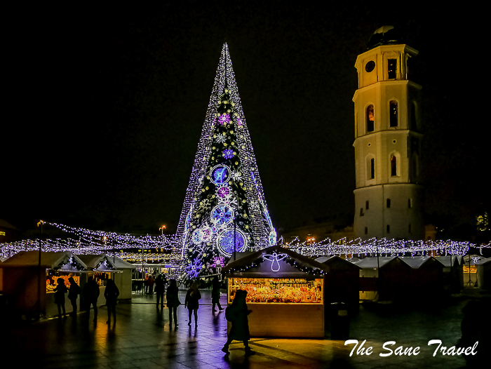 50 vilnius christmas market cathedral square thesanetravel.com 1630679