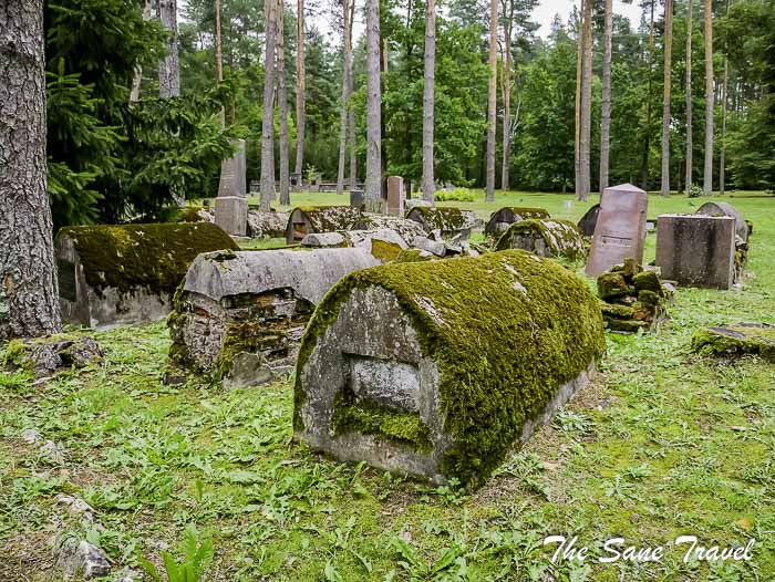 210 jaunjelgava cemetery thesanetravel.com P2110608