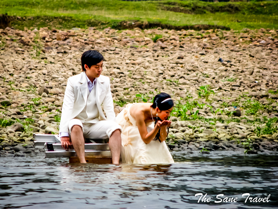 Newlyweds China Lee river