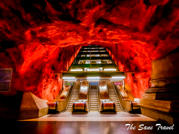 17 stockholm underground www.thesanetravel.com 1100537