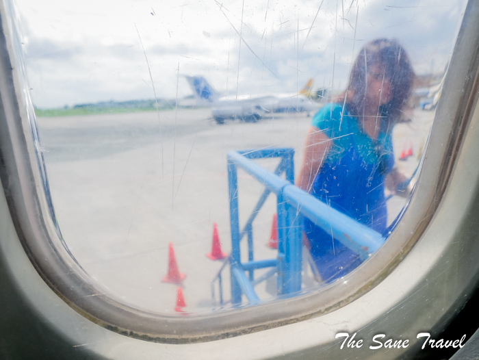 29 skyjet airplane scratched window www.thesanetravel.com 1170461