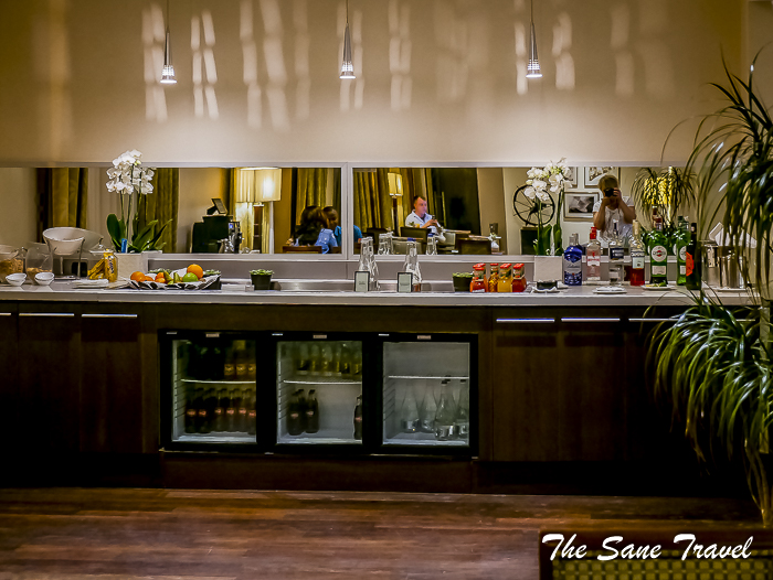 38 hilton lounge bucharest thesanetravel.com 1400669