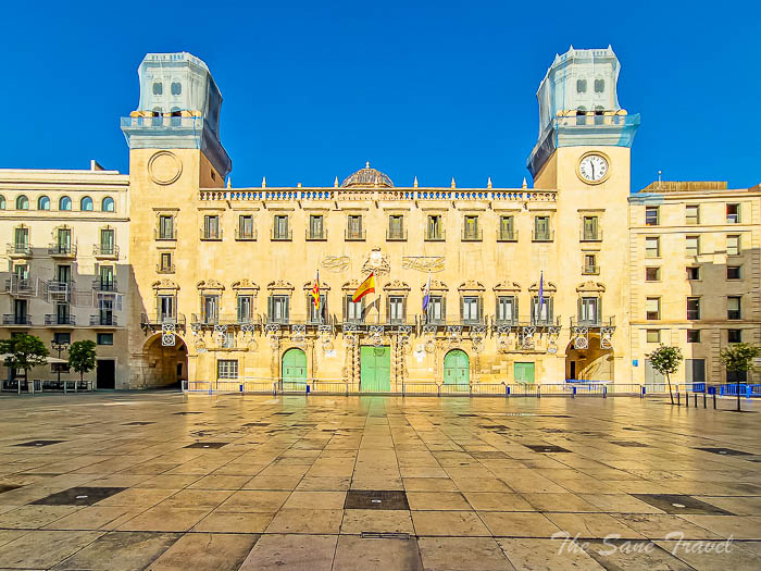180 city hall alicante thesantravel.com 20241118 113058
