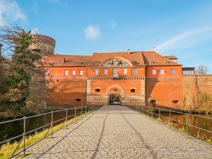 41 spandau thesanetravel.comP1309582