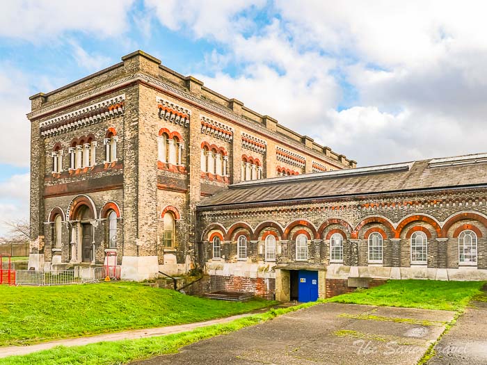 21 exteriors crossness thesanetravel.com P1707717