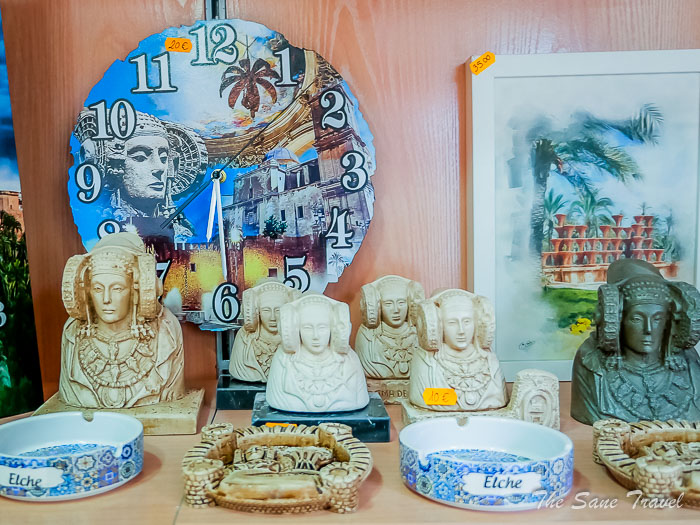 16 lady thesanetravel.com P1499285