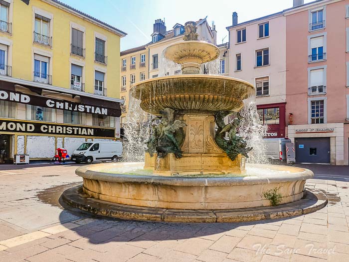 120 fountain thesanetravel.com P1613522