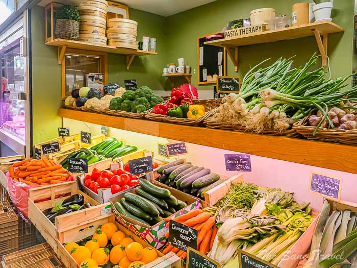 32 market thesanetravel.com P1613536