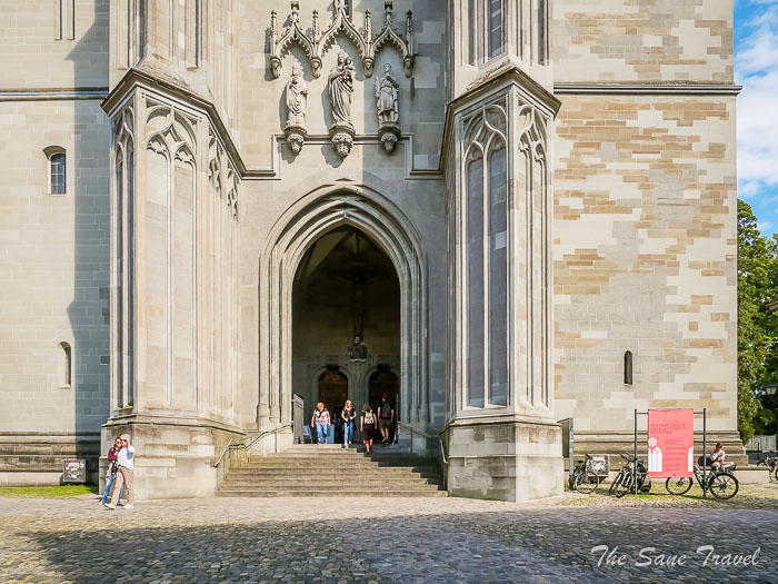 121 cathedral thesanetravel.com P1345742