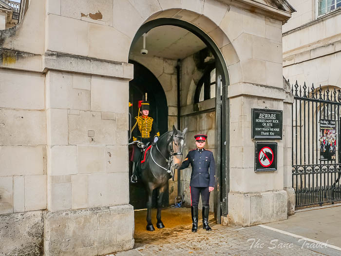 28 horse guards thesanetravel.com P1801374