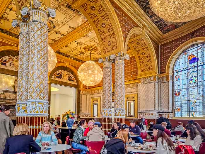 60 va cafe thesanetravel.com 20241003 121217