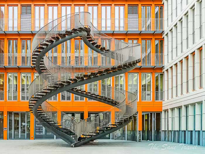 160 staircase thesanetravel.com P1708586