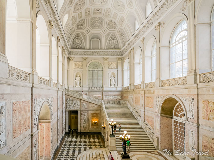 22 royal palace naples sthesanetravel.comP1346443