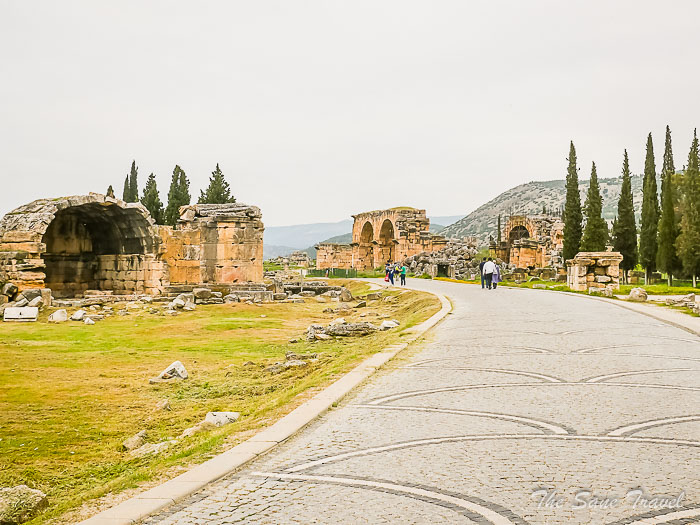 15 road hierapolis thesanetravel.com P1310804
