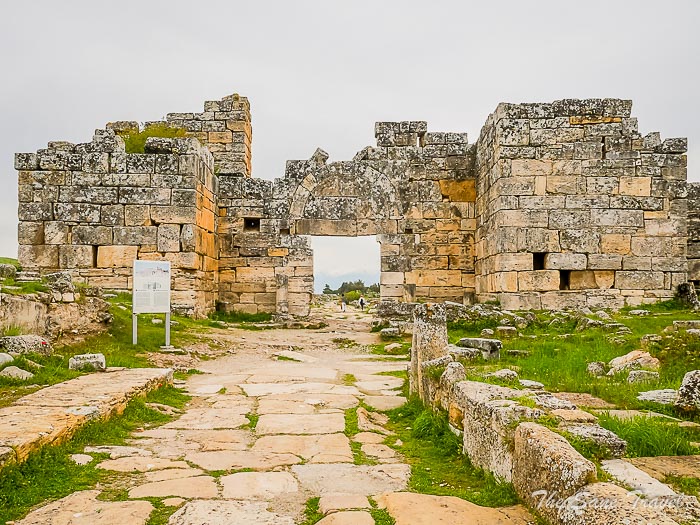 24 byzantine gate hierapolis thesanetravel.com P1310818