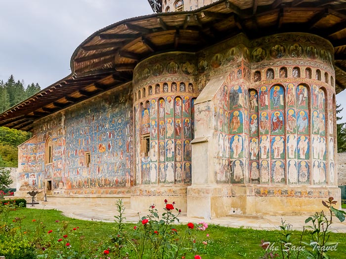 30 voronet painted thesanetravel.comP1347478