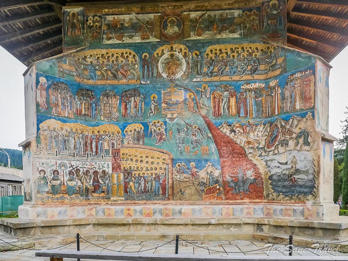 32 voronet painted thesanetravel.comP1347482