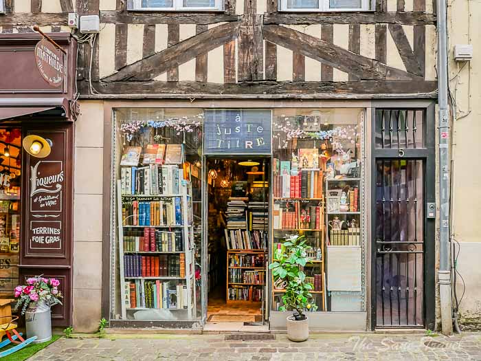 91 bookshop thesanetravel.com P1765767