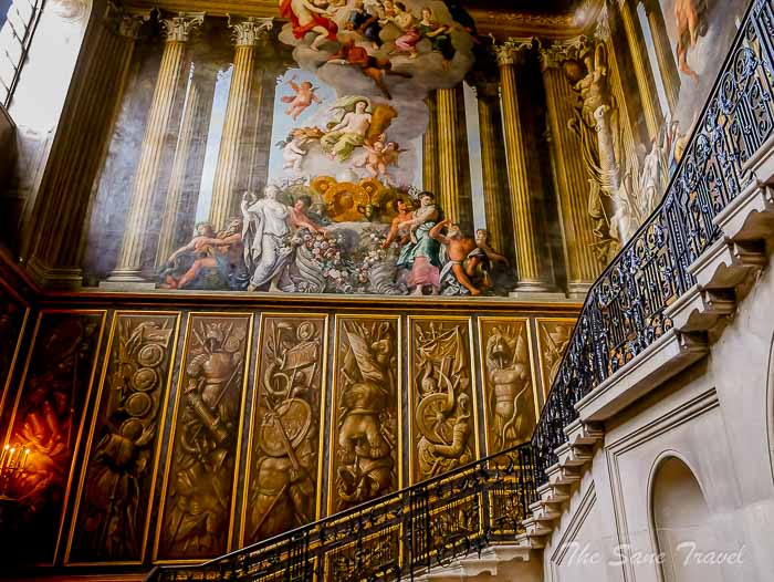 50 hampton court stairs thesanetravel.com P2120048