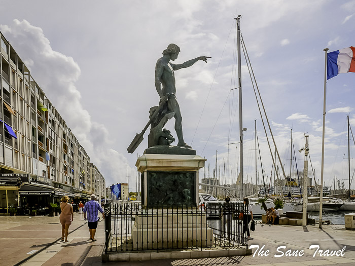 48 navigation statue toulon thesanetravel.com P1099350