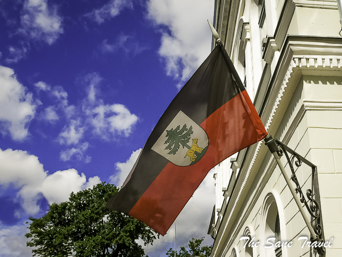 150 jekabpils flag thesanetravel.com P2110376