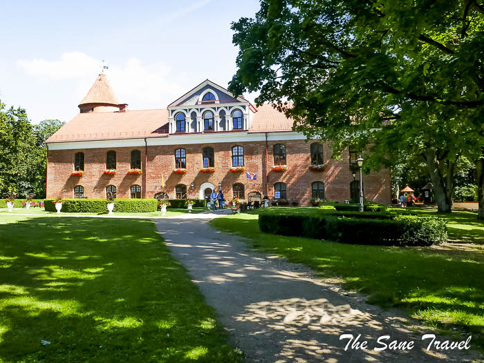 37 raudondvaris manor lithuania thesanetravel.com P2070375