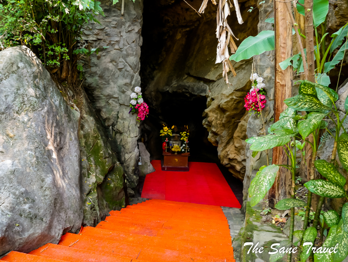 8 ladies cave vietnam www.thesanetravel.com