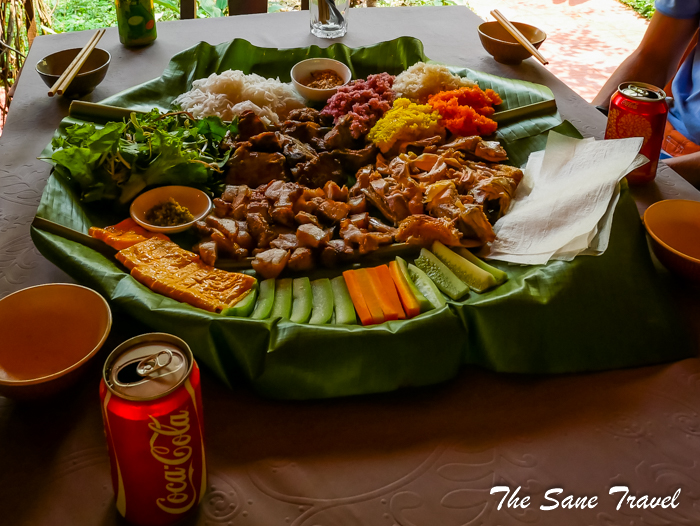 lunch dark cave vietnam www.thesanetravel.com