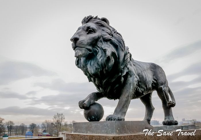 32 lion sculpture mogilev belarus www.thesanetravel.com 1200185