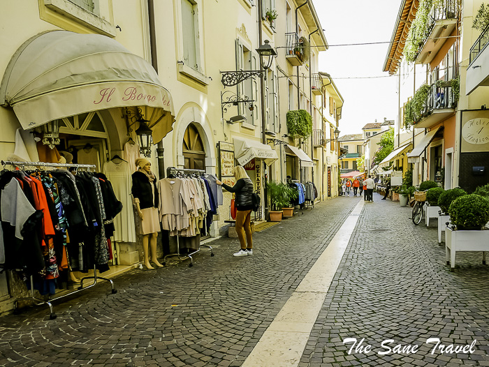 44 bardolino town garda italy P1840986