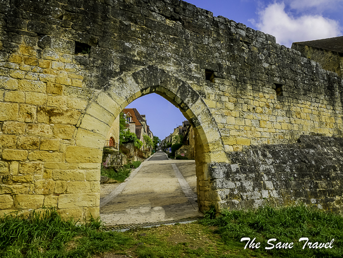 69Domme village thesanetravel.com 1710659