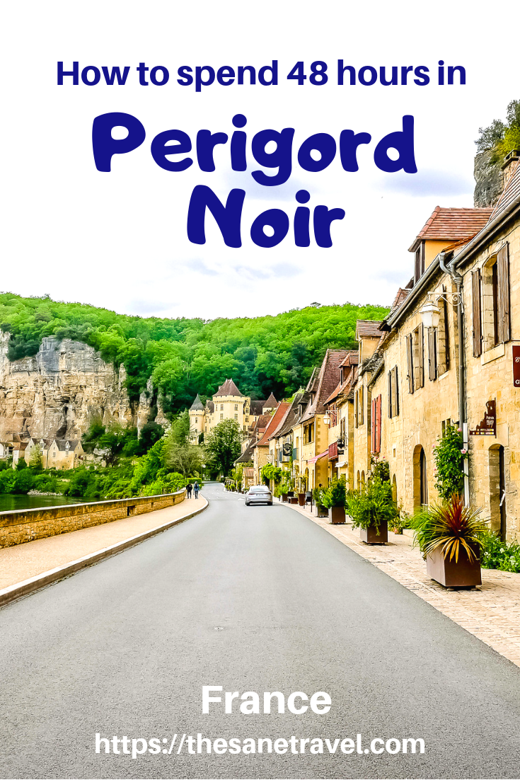 Périgord Noir is a must-see destination in New Aquitaine, France. In all seasons, enjoy its stunning nature and hundreds of cultural sites to visit. Check this 48 hour road trip itinerary with some of the best sights of Perigord Noir, starting from the capital of Perigord, Perigueux. This itinerary includes a visit to some most beautiful villages of France. #visitPerigord #PerigordNoir #roadtripitinerary #travelphotography #travelblog #travelitinerary