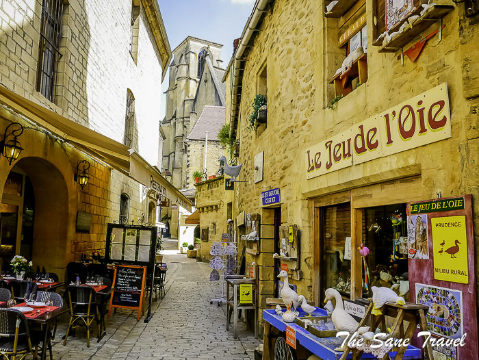 41 sarlat france thesanetravel.com 1710796