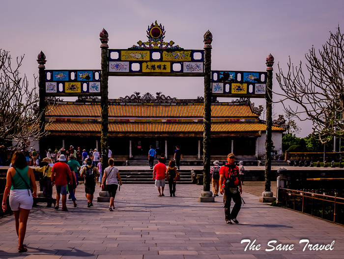 20 hue citadel vietnam www.thesanetravel.com 1030547