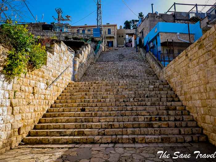 20 stairs safed israel www.thesanetravel.com 1230319