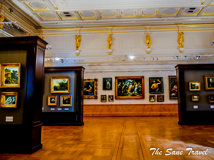 8 riga bourse museum www.thesanetravel.com 1190873