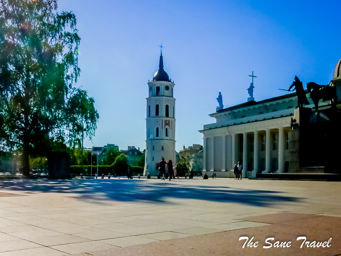13 vilnius cathedral square lithuania www.thesanetravel.com 1460653