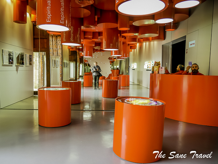 33 poble espanyol fiesta barcelona thesanetravel.com 1650102