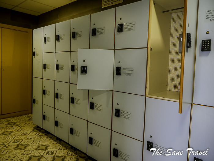 51 poble espanyol luggage barcelona thesanetravel.com 1650118