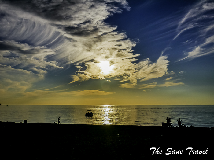 17 sunset beachthesanetravel.com 1550657