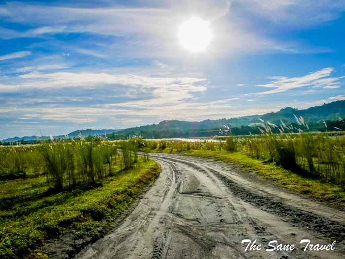 12 hiking to pinatubo volcano philippines www.thesanetravel.com 1150204