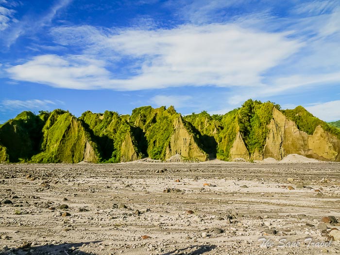 13 hiking to pinatubo volcano philippines www.thesanetravel.com 1150210