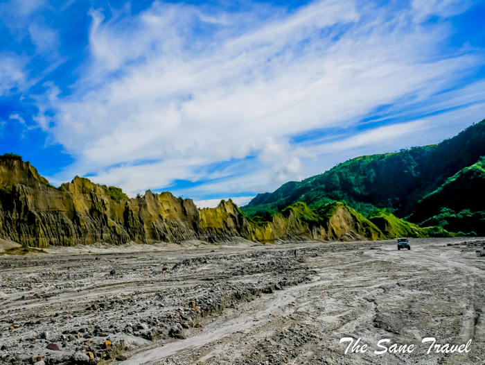16 hiking to pinatubo volcano philippines www.thesanetravel.com 1150238