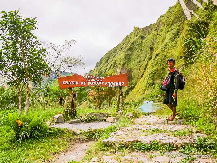 22 hiking to pinatubo volcano philippines www.thesanetravel.com 1150286