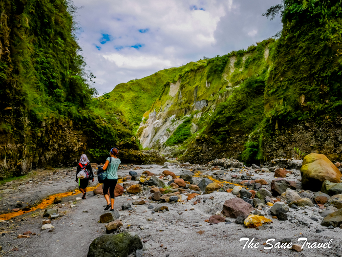 26 hiking to pinatubo volcano philippines www.thesanetravel.com 1150315