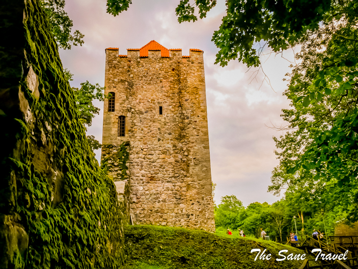 sigulda castle www.thesanetravel.com 1110214
