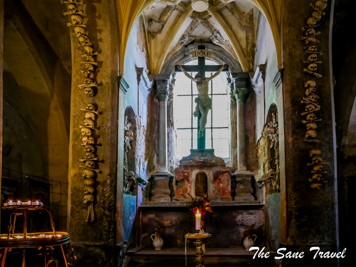 kostnice sedlec altar czechia thesanetravel.com 1070311