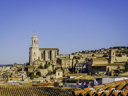 Girona and Dali Museum in Figueres as a day trip from Barcelona